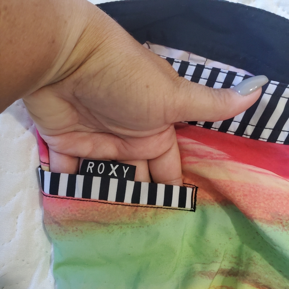 Shorts - Picture 5 of 7